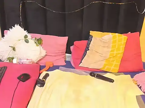 AmazingDarkDoll webcam