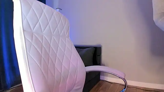 akura011 (F young) - DILDO RIDE