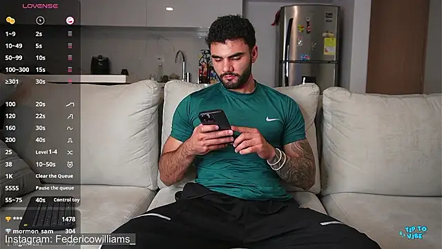 derek_w (M young) - t shirt off