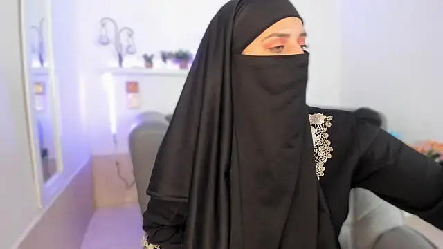 salma_arabicc (F young) - Wiggle my booty 👀