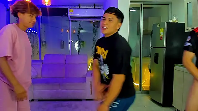 Houseofwarrios webcam