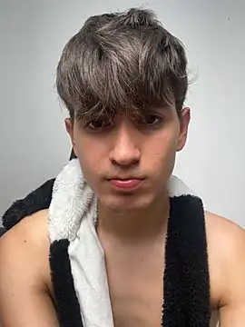 naim_theking (M twink) - show anal