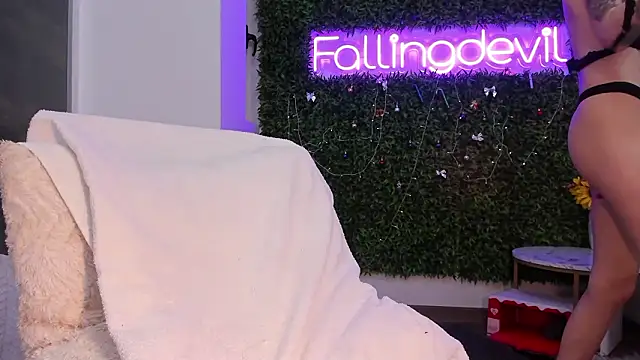 realhotfallingdevil webcam