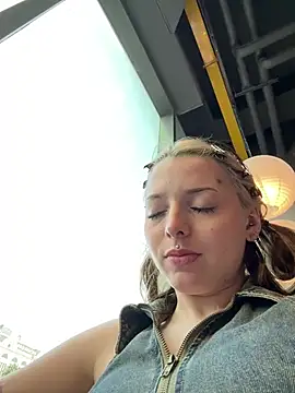 loraadoll - LoraaDoll's free webcam