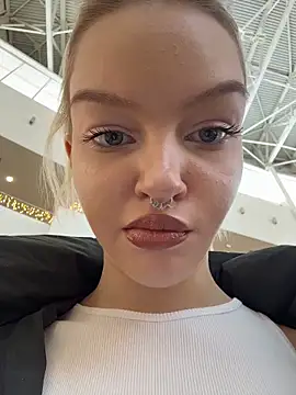 ashleymur (F teen) - naked show