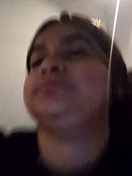 Webcam Model (Emma_Sweet-)  is live.Free join now!