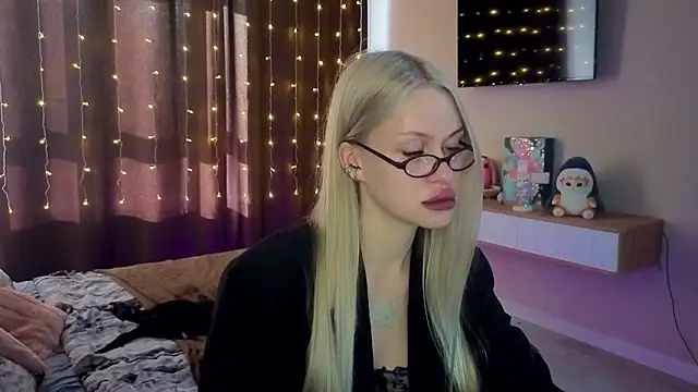 Emma-Noir webcam