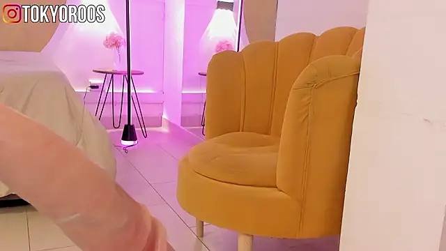 tokyohaskel (F teen) - 💕 Suck fingers + eye contact