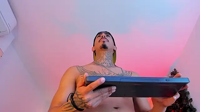 Donovan_Desmond webcam