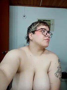 Webcam Model (amalia_love)  is live.Free join now!