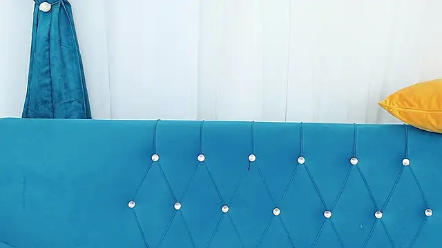 MegaBoobsDeee webcam