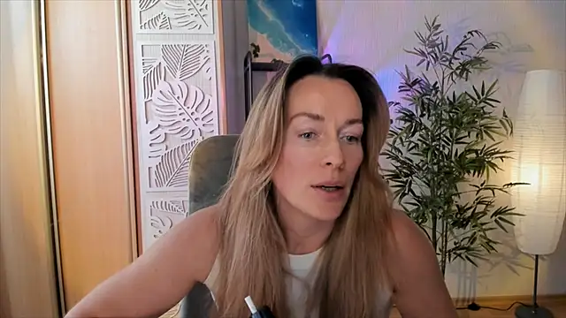 RebeccaMartinez webcam