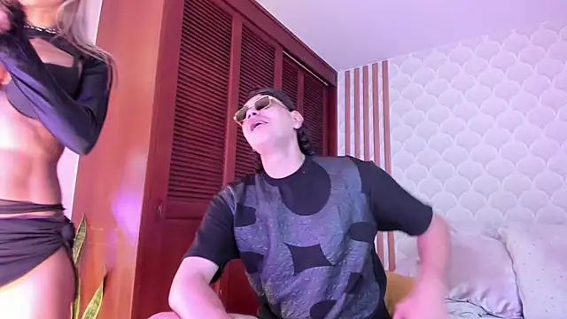 pamelareall (G milf) - sexy dance and flash tits