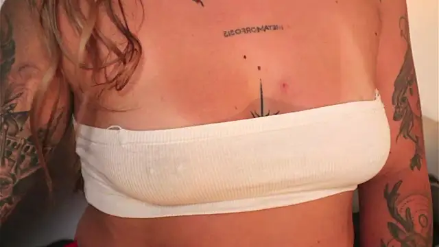 ashleyvalirya webcam