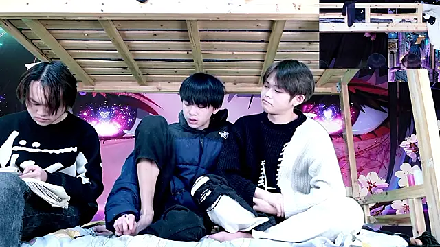 xiaohuangren01 Live Webcam on Stripchat