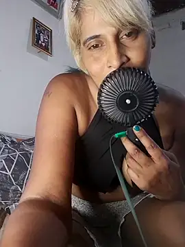 Goodgirlsue_77 webcam