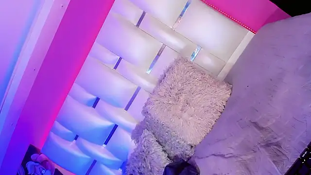 emmasweet23 (T teen) - 💕Mount my dildo deep 💕