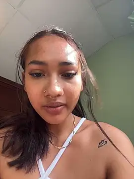 Webcam Model (Lyla_Love)  is live.Free join now!