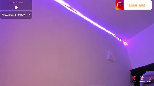 ailen_aria (F teen) - finger ass