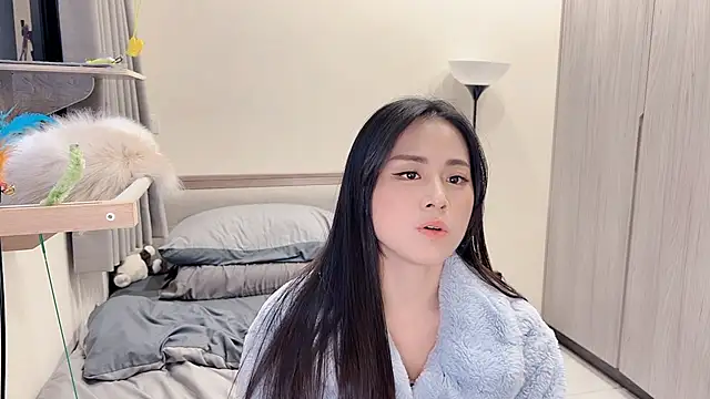babyonedaily (F young) - Baby穿OL制服上播一天