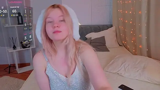 PinkyYoungPie webcam