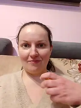 BustyLadyAlma webcam