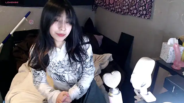 london_ray (F teen) - help me get naked for 1hr ;)