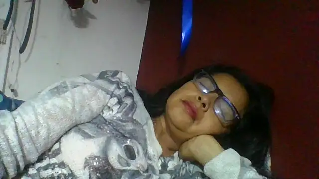 dianaochoa_ (F milf) - flash ass in doggy style 🍑🔥