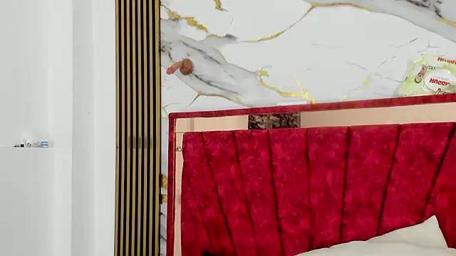 skaylar_95_mylove (F teen) - masturbation x 5 minutes