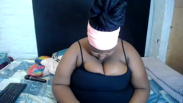 SexyBubblies96 webcam