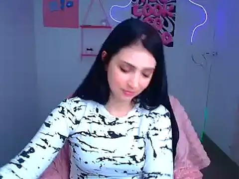 amalia_amor (F young) - Warm me on this frosty day