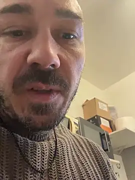 amandaart (F milf) - Tocco il mio collega al banco