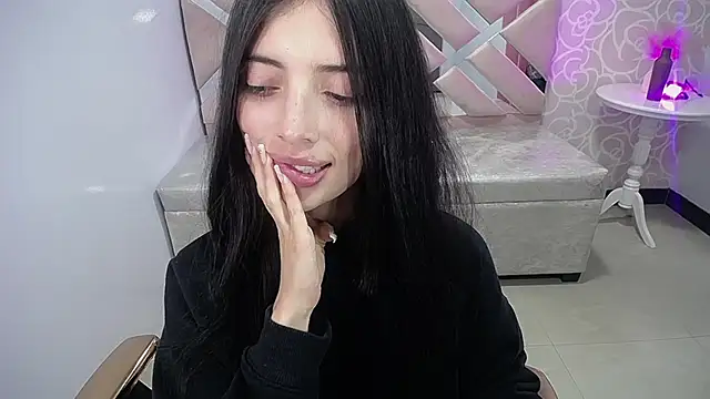 cynthia_ch (F young) - Show Tongue 🦄💗