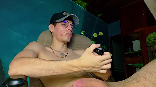 david_huge (M young) - explode cum show