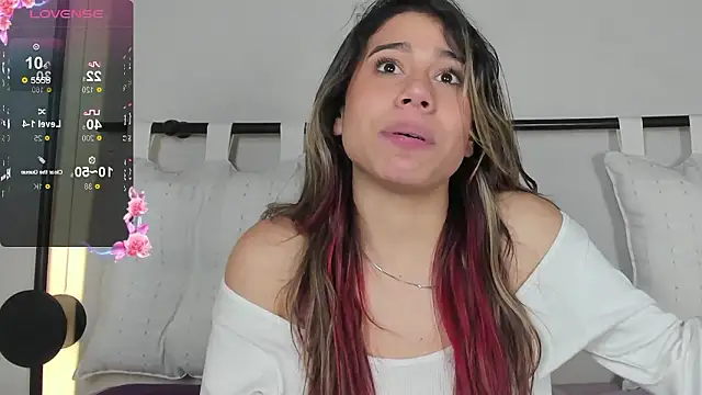 Rachell_criss webcam