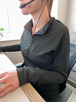 Webcam Model (Phoebe_Lily)  is live.Free join now!