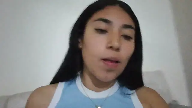 Webcam Model (AmberGold-)  is live.Free join now!