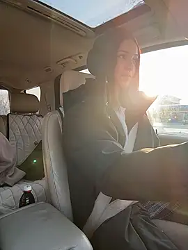 dollytall (F young) - Show cute Tits in front of everyone 💦