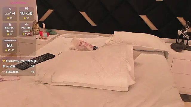 lunara_vall (F young) - take control x 2 mn