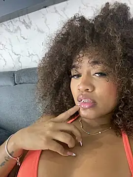 riri_brunnete webcam