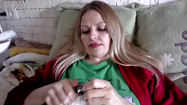 angel_girllovemy - Angel_girllovemy's free webcam - UK Sex Cams