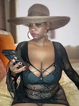 Webcam Model (ScarletMuseX)  is live.Free join now!