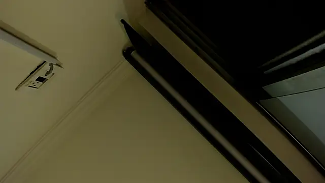 nalalye_cruzz_ (F young) - Undress me love