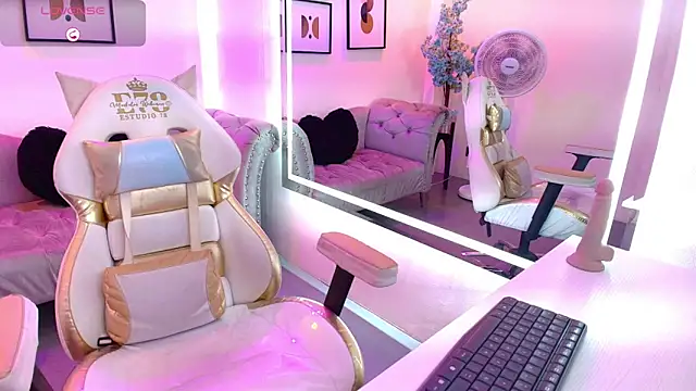 Scarleett_rousse webcam