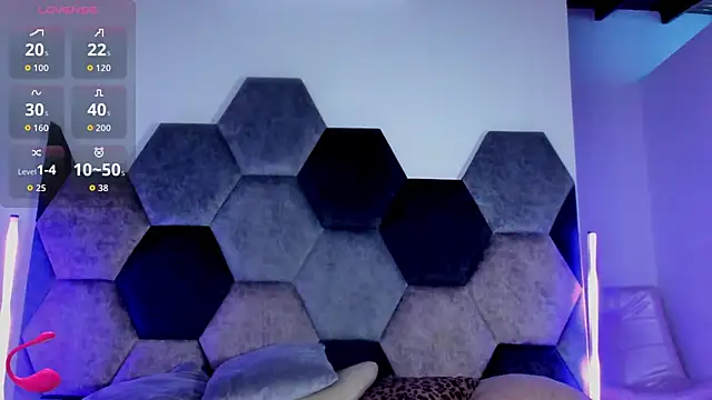 latrellx7 (M young) - show hard cock