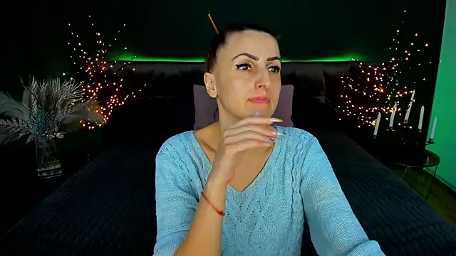 rebecca_diamond (F milf) - for a happy smile))