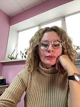 Tania201243 – webcam model profile photo