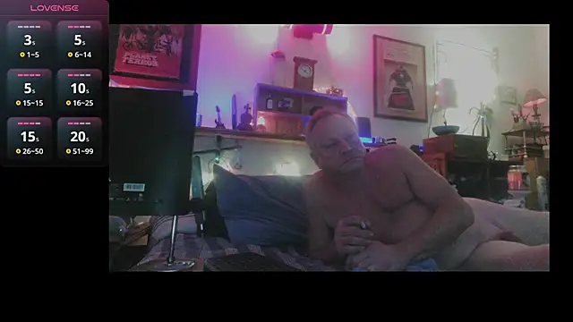 Pussyeat2please webcam