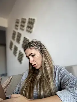 RaquelleDevon webcam