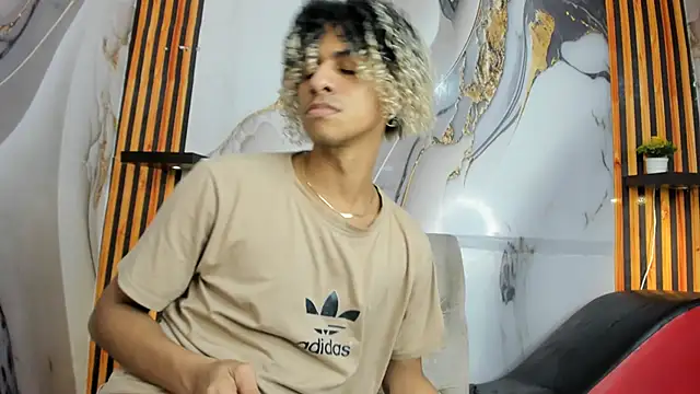Victor_LatinBoy webcam